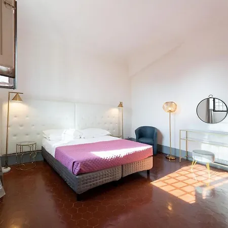 Borgo Santa Croce *